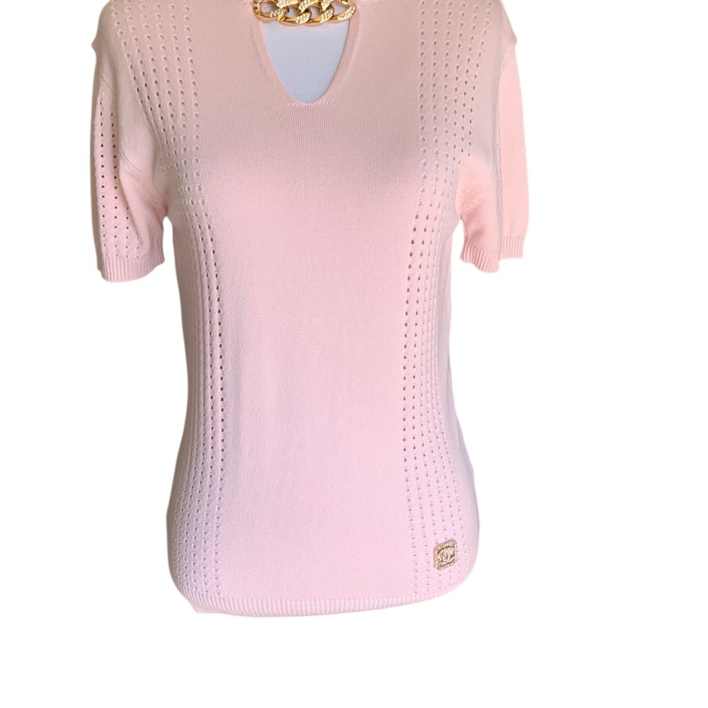 🆕 Chanel Style Pink Knit Top with Chain Detail 🆕 - Picture 4 of 11